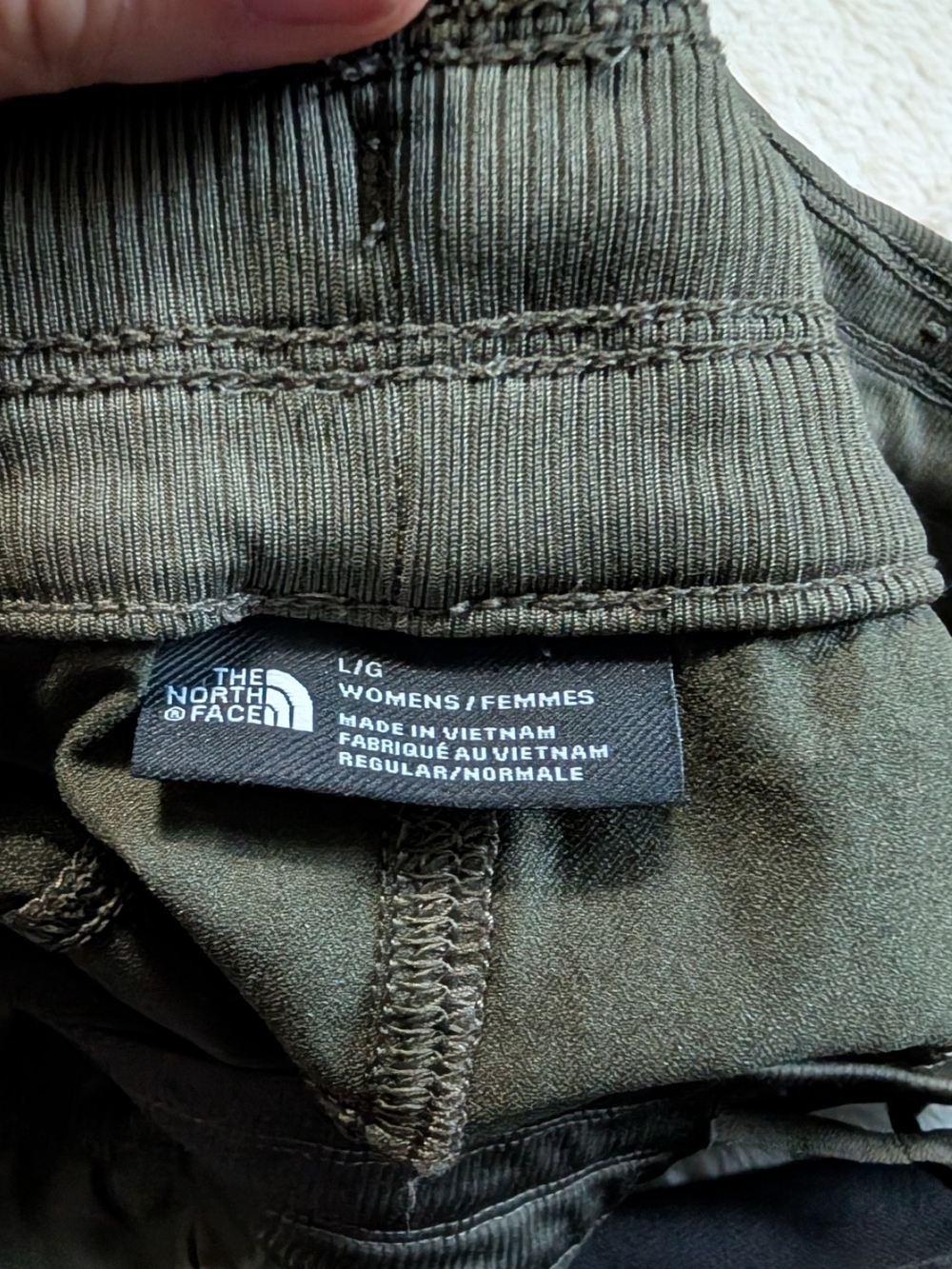 The North Face Olive Green Drawstring Outdoor Jogger Capri Pants Size Large - Picture 12 of 13